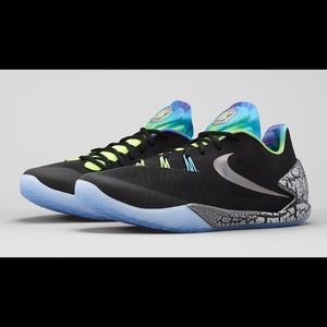 nike hyperchase size 13